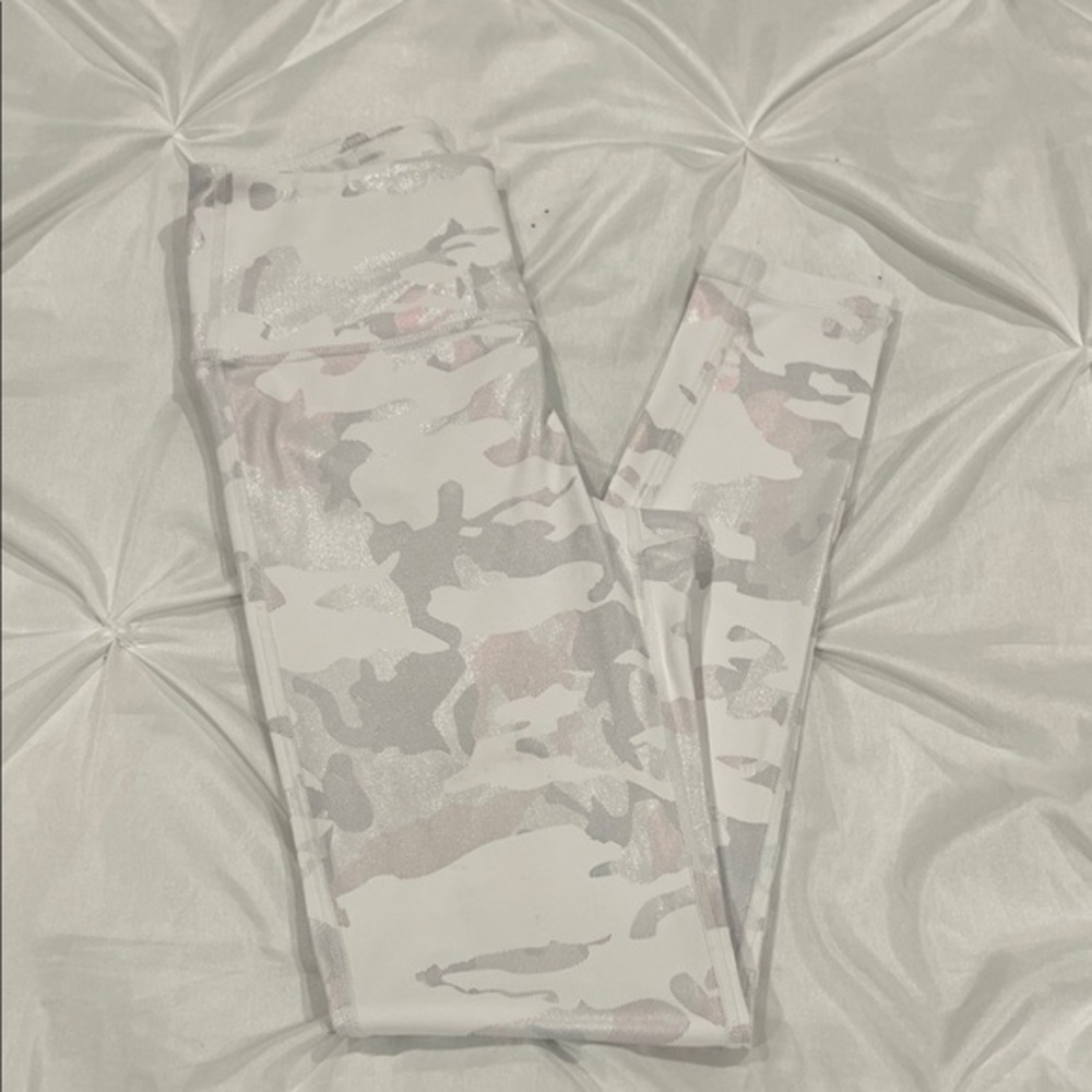 White and Gray Camouflage Leggings size XS